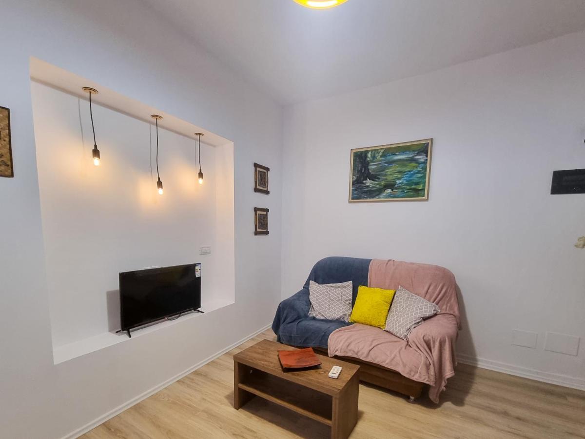 Cozy Apartment In City Center Tirana Bagian luar foto